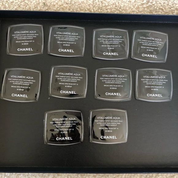 Chanel Vitalumiere Aqua foundation 30 beige 10 pack